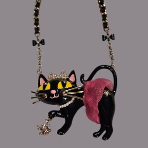 🐈‍⬛Betsey Johnson Statement Kitty Cat with Tutu Necklace - NWOT